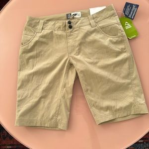 Women’s Alpine Designs Tan Hiking or Work Shorts Size 6 New With Tags NWT